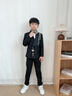 DOMIAMIAKIDS新中式男童西裝套裝兒童西服國潮風(fēng)男寶主持生日宴禮服演出服 黑色刺繡西裝5件套 150 （身高140-150）［體重66-75斤］ 曬單實(shí)拍圖