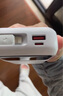 臺(tái)電（TECLAST）【3C認(rèn)證】自帶線充電寶35W快充20000毫安時(shí)可上飛機(jī)大容量戶外移動(dòng)電源適用蘋果16小米安卓白色 曬單實(shí)拍圖