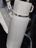 膳魔師（THERMOS）316不銹鋼保溫杯大容量男便攜帶茶隔女泡茶杯子戶外水杯水壺 白色1000ML316內(nèi)膽+便攜提繩 曬單實(shí)拍圖