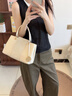香微（XIANGWEI）送媽媽生日禮物實(shí)用40母親婆婆50歲60長(zhǎng)輩女士手提包包女包2025年 米白色【禮袋禮盒裝+花束絲巾】 【送長(zhǎng)輩的暖心禮物】 曬單實(shí)拍圖