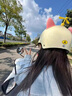 NUOMAN3C認證HelloKitty凱蒂貓電動(dòng)車(chē)兒童可愛(ài)頭盔親子成人四季通用防曬帽3-12歲夏季男女孩寶寶安全帽 庫洛米B 防曬短鏡+雙拼白 曬單實(shí)拍圖