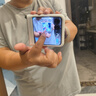 摩托羅拉聯(lián)想moto razr 60 第六代折疊屏 60萬次折疊認(rèn)證 康寧防護 濕手觸控 折疊屏手機 3.6英寸智感外屏 12GB+512GB 棉花糖白 官方標(biāo)配 曬單實拍圖