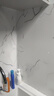 酷顏貼墻紙自粘防水防潮仿瓷磚墻貼墻壁翻新墻面遮丑貼仿大理石貼紙 天山白(加厚鋁箔底更耐用) 5m*90cm(長X寬)可裁剪使用 曬單實拍圖
