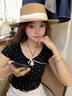 啄木鳥(niǎo)（TUCANO）防曬帽女草帽夏季度假風(fēng)帽子海邊遮陽(yáng)帽沙灘法式平頂大帽檐禮帽 凹頂卡其-米三折帶 M(56-58cm) 曬單實(shí)拍圖