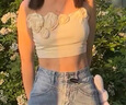 UR2025春季新款女裝魅力氛圍感立體花朵系帶吊帶衫UWG250067 裸杏色 (偏短) M 曬單實(shí)拍圖