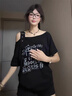 LDBE辣妹不規(guī)則設(shè)計感斜肩短袖T恤女2025新款夏季甜酷寬松露肩上衣潮 黑色 M 【100-120斤】 曬單實拍圖