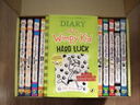 英文原版 小屁孩日記18冊盒裝贈音頻 Diary of a Wimpy Kid 幽默漫畫橋梁章節(jié)書哭包日記 7至12歲小學(xué)生課外讀物 藍(lán)思值910-1060L  小學(xué)教輔 曬單實拍圖