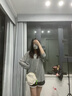 貞嘻包包小巧精致女款2025年斜挎包手機包女生生日禮物高級感迷你小包 褶皺小圓包+煤球掛件【米白色】 曬單實(shí)拍圖