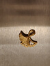 周大福杏福相擁優(yōu)雅銀杏足金黃金吊墜女(工費(fèi):120計(jì)價(jià))EOF74 足金 約1.95g 曬單實(shí)拍圖