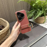 安柏?！就髱еЪ堋窟m用華為pura80pro手機(jī)殼pura80ultra/p80pro+保護(hù)套真素皮p80全包防摔輕奢商務(wù)高級 【釉紅色】防摔腕帶 | 秒變支架 | 鏡頭全包 華為Pura80Pro  曬單實(shí)拍圖