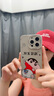 圣圖朗情侶蠟筆小新國潮蘋果16pro手機殼iphone15promax液態(tài)硅膠12全包13pro卡通男14plus植絨可愛女防摔 蠟筆小新-指腚發(fā)財【石墨黑】膚感液態(tài) iPhone 14 Pro Ma 曬單實拍圖
