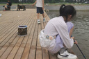 初構(gòu)想斜挎包男日系ins胸包大容量腰包手機(jī)包運(yùn)動(dòng)單肩包女簡(jiǎn)約少女挎包 白色包+3枚勛章+趴趴熊掛件 曬單實(shí)拍圖