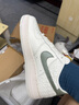 耐克NIKE緩震板鞋男空軍一號(hào) 蛇年限定運(yùn)動(dòng)鞋 HV5979-130帆白/綠42 曬單實(shí)拍圖