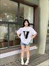 一寸相思純棉t恤女白色短袖2025新款爆款夏季時(shí)尚百搭小眾獨(dú)特別致上衣服 白色-字母V L (100-110斤） 曬單實(shí)拍圖