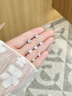 老鳳祥S990銀耳釘女足銀新款一周耳環(huán)套裝生日禮物女生高級感送女朋友 甜蜜戀人通體足銀耳釘 曬單實拍圖