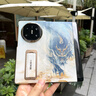 愛絢國潮風(fēng)帶支架腕帶適用華為matex6手機殼matex5智能翻蓋折疊屏外殼保護套男女新款典藏版全包前后殼 東方美學(xué)*升級腕帶支架【納財貔貅】智能視窗翻蓋款 華為 Mate X6 曬單實拍圖