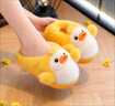 智宙毛毛拖鞋兒童棉拖鞋包跟冬季可愛(ài)小黃鴨親子保暖居家防滑寶寶棉鞋 杏黃色【小黃鴨】 卡碼建議拍大一號 24 -25碼 （內長(cháng)15CM） 曬單實(shí)拍圖