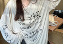 爾山集長(zhǎng)袖T恤女裝上衣秋2024新款打底衫空調(diào)罩衫薄款寬松防曬衫 字母罩衫T恤杏色XL碼 曬單實(shí)拍圖