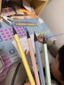 得力紐賽鉛筆小學(xué)生一年級(jí)專用安全無毒彩色筆桿2b鉛筆hb鉛筆二年級(jí)學(xué)生考試專用兒童幼兒鉛筆學(xué)習(xí)用品 【高端黑木】HB/20支2盒（送2卷筆刀+2橡皮） 曬單實(shí)拍圖