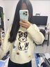 茵曼（INMAN）2025秋冬女裝新款立體花刺繡小狗萌寵圓領(lǐng)落肩套頭針織毛衣 米杏色 S 曬單實(shí)拍圖
