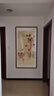 玩易 張大千柿柿如意走廊過(guò)道新中式玄關(guān)裝飾畫(huà)豎版山水壁畫(huà)客廳掛畫(huà) 事事如意 83*163cm（卡紙精裱，紅木色框） 曬單實(shí)拍圖