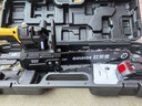 歐萊德（OULAIDE）充電式12寸電鋸家用鋰電電鏈鋸電動(dòng)伐木鋸手持果園修枝樹(shù)電動(dòng)農具 12寸鋸木王免安裝鋰電鋸兩電一充【10節電芯】 曬單實(shí)拍圖