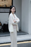 旅途原品ltyp 醋酸羊毛提花防曬西裝 時(shí)尚通勤百搭西裝外套女夏季 奶油杏（預(yù)計(jì)10-12天發(fā)貨） M 曬單實(shí)拍圖