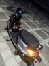 大隆鷹豪2025新款電動(dòng)摩托車M95電動(dòng)車72V超長(zhǎng)續(xù)航代步車男女士電瓶車前后碟剎兩輪長(zhǎng)跑王電摩高速踏板車 納多灰【手機(jī)互聯(lián) 藍(lán)牙音響】 72V22A石墨烯電池-續(xù)航約85KM 曬單實(shí)拍圖
