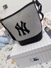 FAVES MLB韓國NY帆布水桶包經(jīng)典老花大容量單肩包時(shí)尚百搭刺繡字母斜挎包 帆布水桶黑色【禮盒款】 曬單實(shí)拍圖