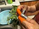 威爾基指甲套剝豆神器毛豆摘菜拇指刀鐵剝蒜器掐菜蒜保護套黃豆剝皮器 手指刀+護手橡膠指套【4套裝】 曬單實拍圖