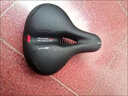 京悠雨德國品牌自行車(chē)坐墊防屁股痛超軟騎行車(chē)座山地公路車(chē)座墊坐鞍座套 彈簧減震 黑紅【送安裝工具】 曬單實(shí)拍圖