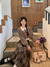 舒芳蝶（shufangdie）連衣裙秋冬學(xué)院風(fēng)針織毛衣美拉德假兩件上衣高腰顯瘦半身裙兩件套 奶咖色上衣+咖色半裙【套裝】 L （建議100-120斤） 曬單實(shí)拍圖