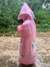 牧萌兒童雨衣男童女童幼兒園小童寶寶全身防水小學(xué)生分體斗篷式雨披 櫻花粉獨角獸 L【建議身高105-115cm】 曬單實(shí)拍圖