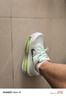 耐克頂級邁柔男子透氣輕便跑步鞋冬季新款專業(yè)NIKE VOMERO IQ4035 100帆白/黑/椰奶色/荷蘭橙 42.5 曬單實(shí)拍圖