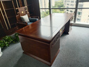 欣詩(shī)雅新中式辦公桌全實(shí)木老板桌烏金木大班臺老板臺總裁辦公室家具組合 2.6m班臺 曬單實(shí)拍圖