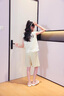 優(yōu)優(yōu)1點（Yoyo one）女童短褲夏季薄款兒童2025新款夏裝冰絲山本闊腿褲女大童五分褲子 18509卡其色五分褲 140 140cm 曬單實拍圖