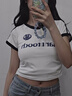 妙奕嘉白色短袖潮流t恤女衣服夏季新款2025年上衣正肩減齡百搭短款純欲 圓領(lǐng)撞色字母短T恤【白色】 M 【建議95-108斤】 曬單實(shí)拍圖