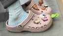 卡駱馳crocs洞洞鞋貝雅男鞋女鞋輕便耐磨一腳蹬拖鞋休閑鞋|10126 裸粉-6PI 36 /37(220mm) 曬單實(shí)拍圖