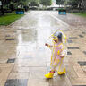 G.DUCKKIDS童裝兒童雨衣男女童學(xué)生上學(xué)專用騎行雨披寶寶夏季戶外時(shí)尚雨具 萌趣小黃鴨-雨衣 XL 曬單實(shí)拍圖