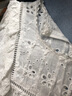 茵曼甜美重工鏤空繡花木耳邊襯衣夏季女裝百搭短袖全棉上衣珍珠白  S 曬單實(shí)拍圖