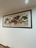 出寫(xiě)八駿圖掛畫(huà)客廳帶框馬到成功裝飾畫(huà)辦公室開(kāi)業(yè)送禮萬(wàn)馬奔騰國(guó)畫(huà) A款 馬到成功-八駿圖 120cm*40cm 【紅木色實(shí)木框+有機(jī)玻璃】 曬單實(shí)拍圖