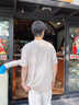 名創(chuàng)優(yōu)品（MINISO）索羅娜t恤男短袖夏季新款涼感透氣半袖男生復古潮牌字母抗菌體恤 海鷗灰(m咖色質(zhì)感胸標) L /175(推薦120-140斤) 曬單實拍圖
