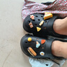名創(chuàng  )優(yōu)品（MINISO）洞洞鞋女款2025新款eva防滑防臭沙灘鞋增高涼拖鞋女夏季外穿 黑色+美食集 38-39 曬單實(shí)拍圖