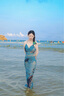鉑吶苓辣妹比基尼泳衣女三件套海邊度假長(cháng)裙小胸聚攏帶鋼托性感溫泉泳裝 泳衣三件套【復古藍色印花】 均碼 85-120斤 曬單實(shí)拍圖