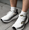 Saucony【彭于晏同款】索康尼向導17減震支撐跑鞋男秋季輕便運動(dòng)鞋男 白黑500【深圳城市款】 42 曬單實(shí)拍圖