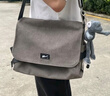 回力斜挎包男單肩包復(fù)古尼龍包大容量郵差包純色簡約百搭大學(xué)生上課包 黑色+灰色青蛙掛件 曬單實(shí)拍圖