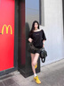 ICH MODE美式復(fù)古漏肩短袖T恤女2025年夏新款寬松設(shè)計(jì)感斜肩上衣男 黑色 M 曬單實(shí)拍圖