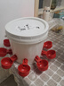 家禽養(yǎng)殖小雞鴨鵝自動(dòng)飲水碗飲水器鴿用自動(dòng)喝水飲水碗鵪鶉雞食槽 30斤水桶【鉆好孔】+10個(gè)飲水碗 曬單實(shí)拍圖
