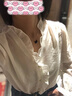 歌莉婭（GOELIA）襯衫女裝荷葉邊V領(lǐng)氣質(zhì)通勤襯衣西裝內搭長(cháng)袖上衣1C8R3E550 07W米色 XS 曬單實(shí)拍圖