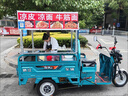 三輪車多功能擺攤架子不銹鋼臺(tái)面炸串涼皮商用車煎餅小吃燒烤專用 頂棚+不銹鋼操作臺(tái) 【量車廂內(nèi)尺寸】長(zhǎng)1.2寬80高1.3 曬單實(shí)拍圖